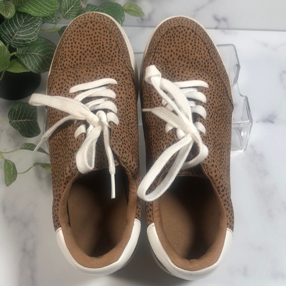 Old Navy Soft-Brushed Faux-Suede Sneakers Cheetah Print Size 8 - Picture 2 of 12